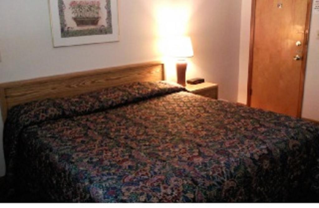 Colonial Inn Mercer-Grove City חדר תמונה