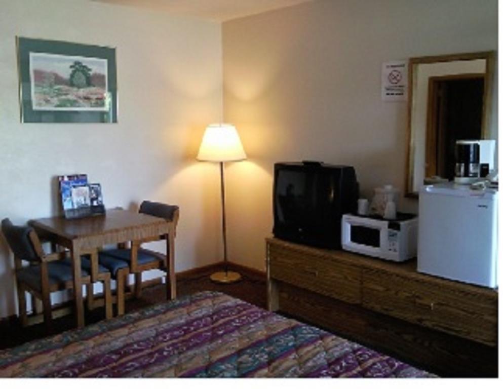 Colonial Inn Mercer-Grove City חדר תמונה