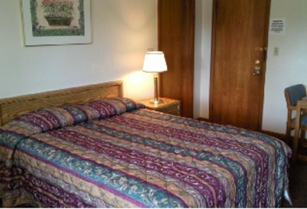 Colonial Inn Mercer-Grove City חדר תמונה
