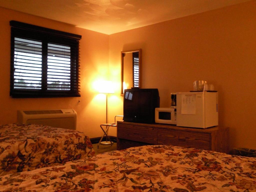 Colonial Inn Mercer-Grove City חדר תמונה