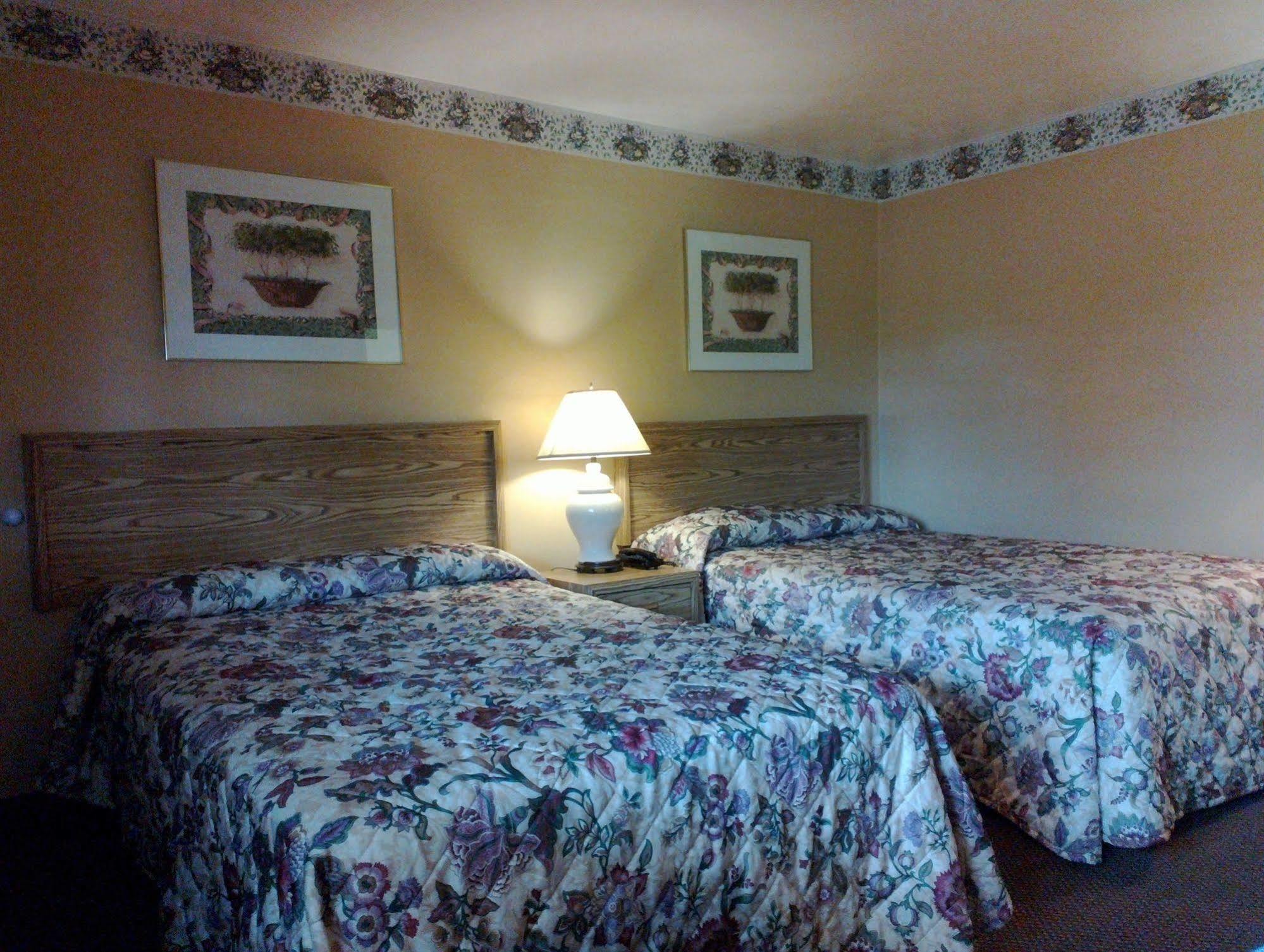 Colonial Inn Mercer-Grove City מראה חיצוני תמונה