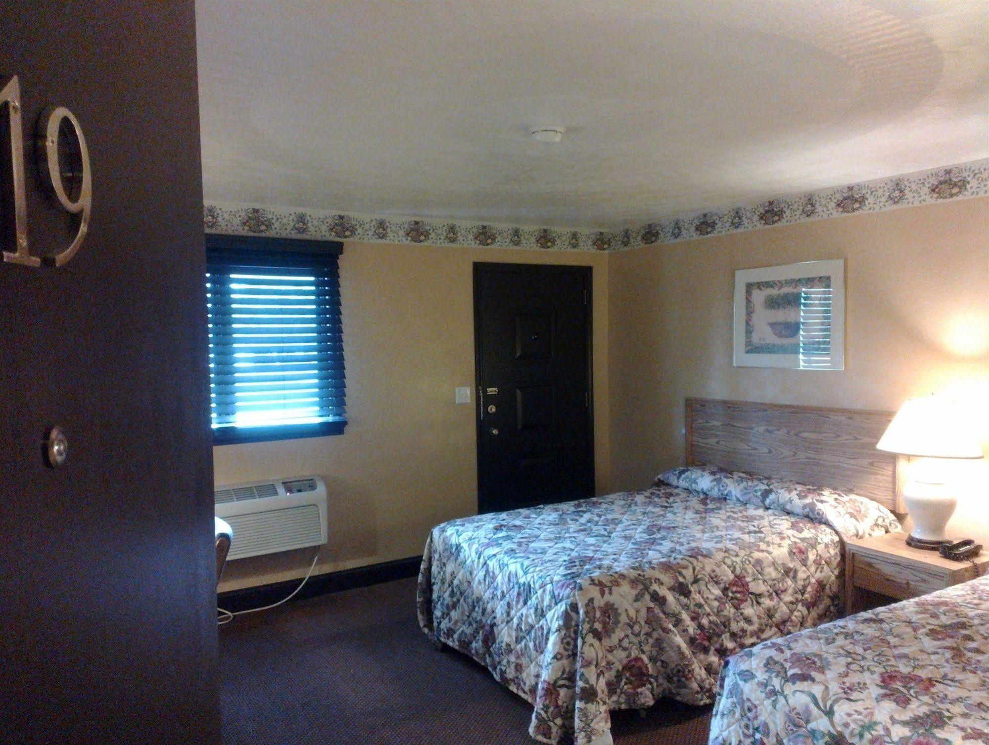 Colonial Inn Mercer-Grove City מראה חיצוני תמונה