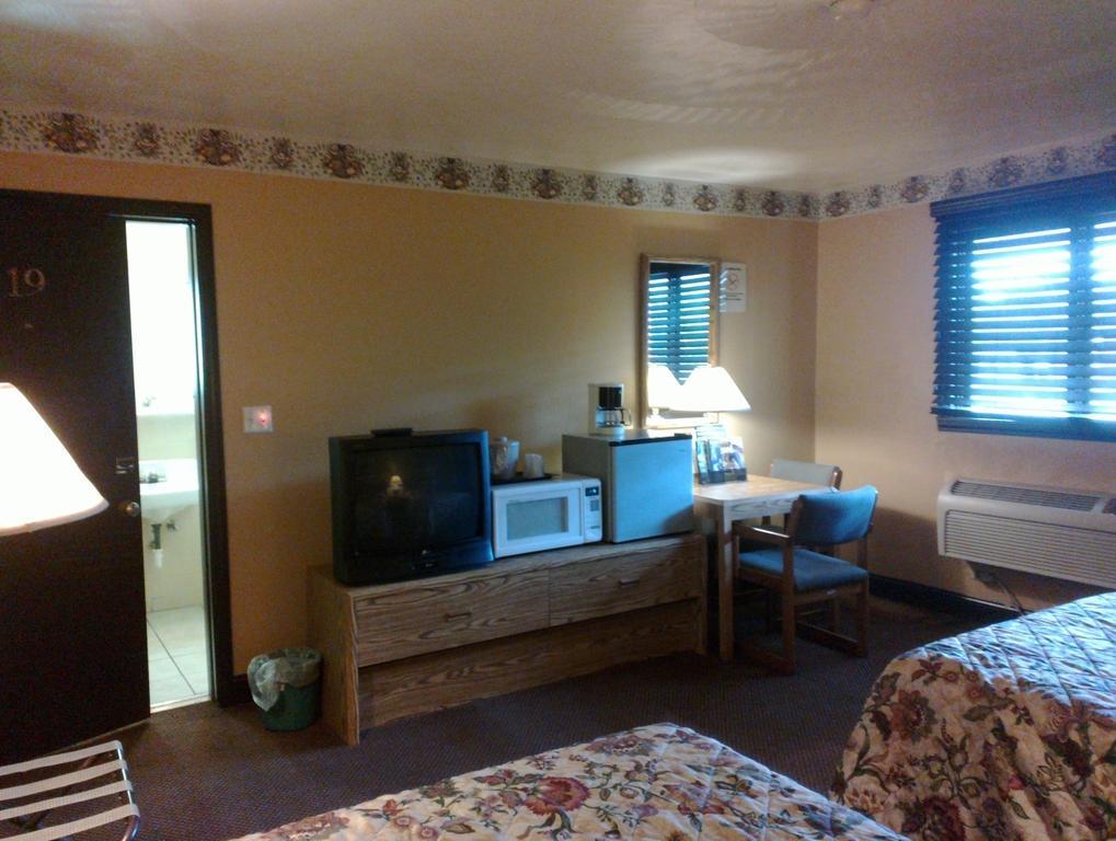 Colonial Inn Mercer-Grove City מראה חיצוני תמונה